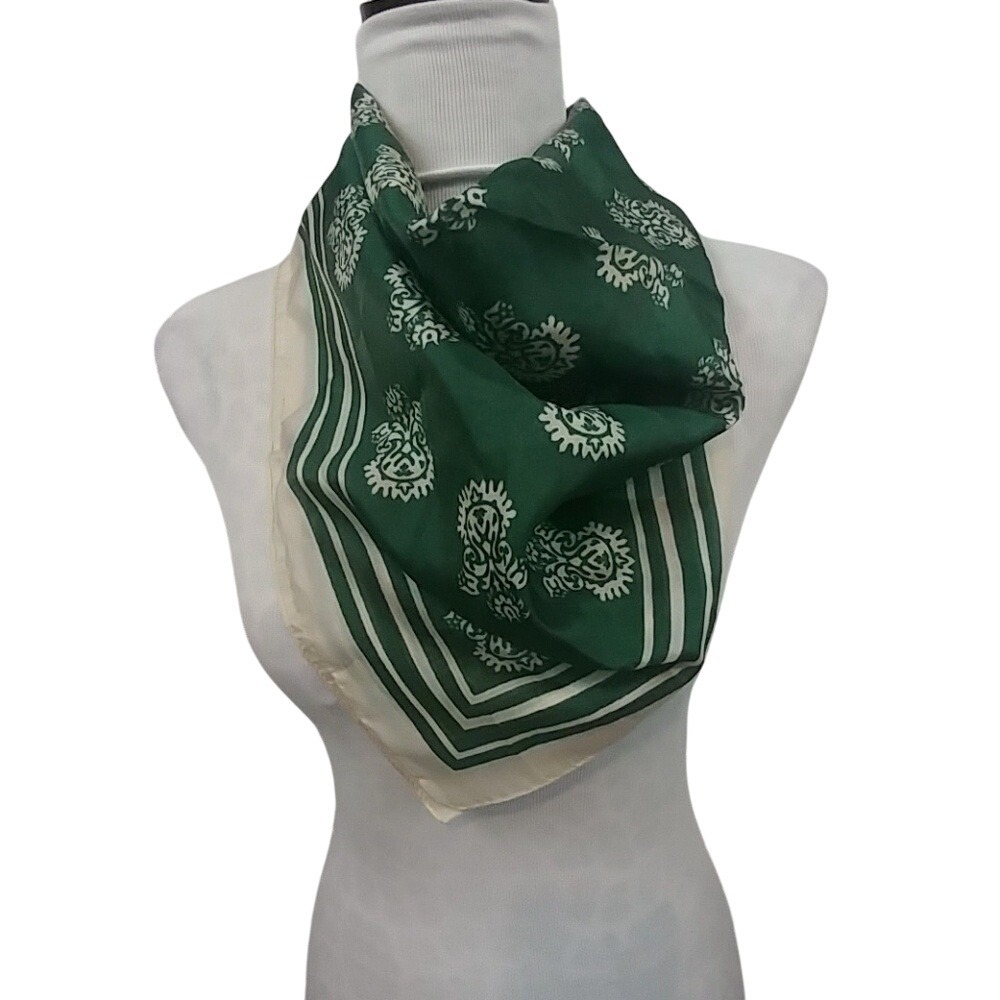 Green &‎ cream damask scarf